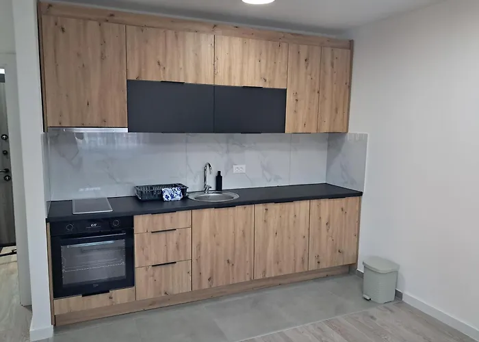 Damass * نوفي بازار